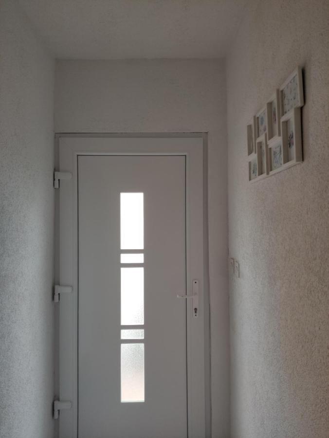 Apartmani Mara Rogoznica روغوزنيكا المظهر الخارجي الصورة